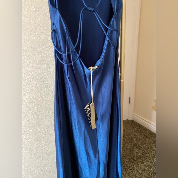 Beautiful satin midi dress open back NWT wedding guest formal - Picture 5 of 6